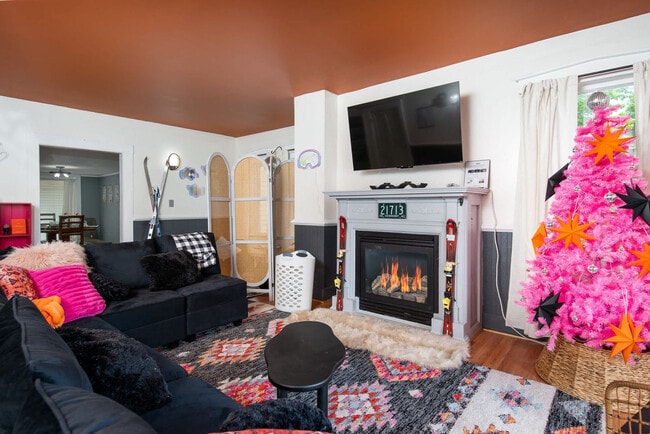 Primary Photo - 7137 US-4