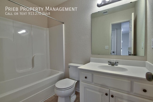 Building Photo - 1222 Budd Cir