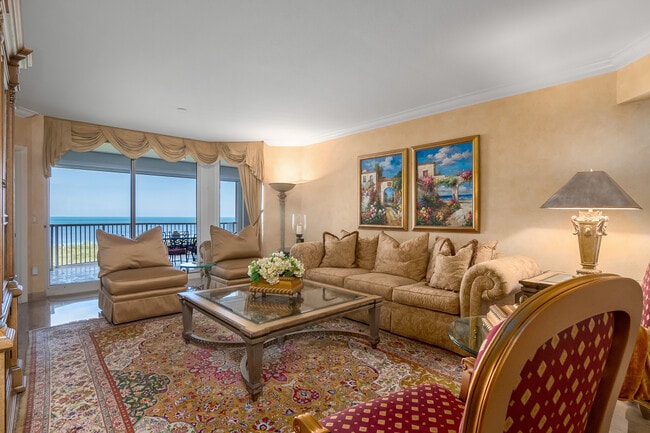 Building Photo - 7117 Pelican Bay Blvd