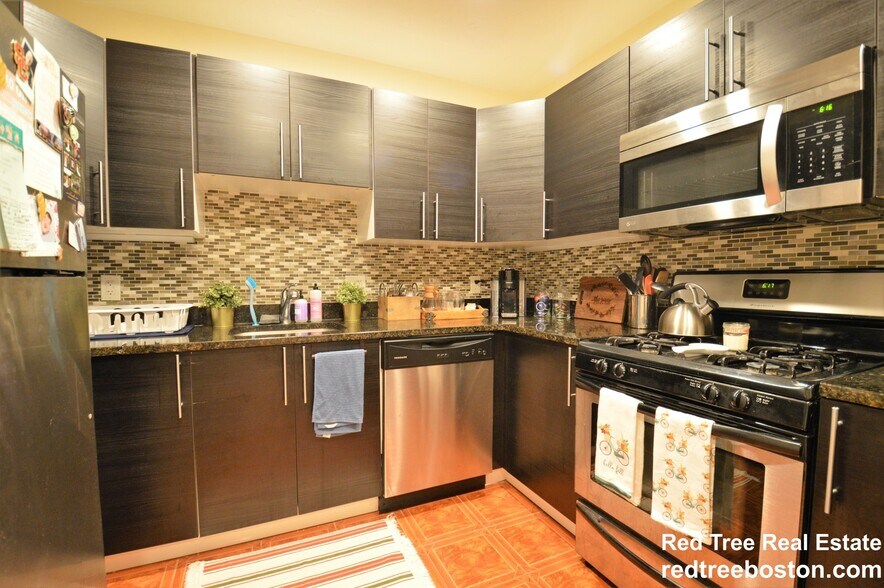 Building Photo - 195 Winthrop Rd