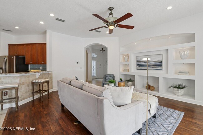 Building Photo - 10008 Sifton Ct