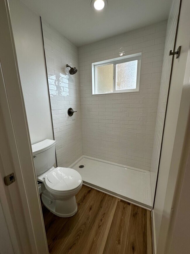 Building Photo - Centennial II Apartments (NEW REMODEL!!)