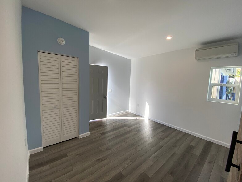 Bedroom - 433 S Fairview St