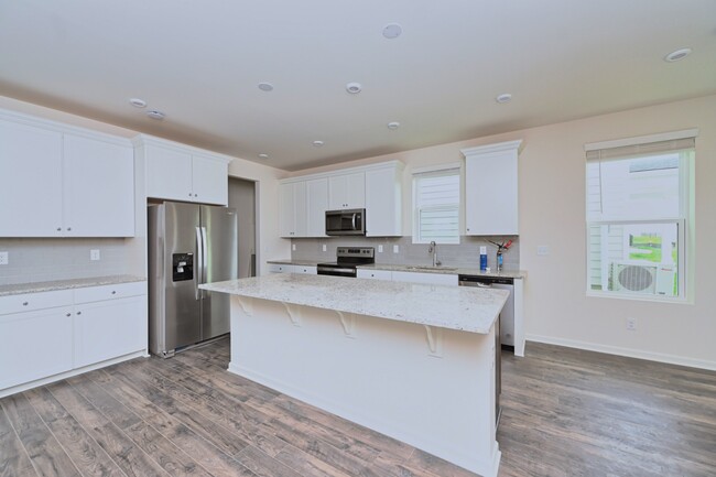 Building Photo - 5373 Bellflower Hls