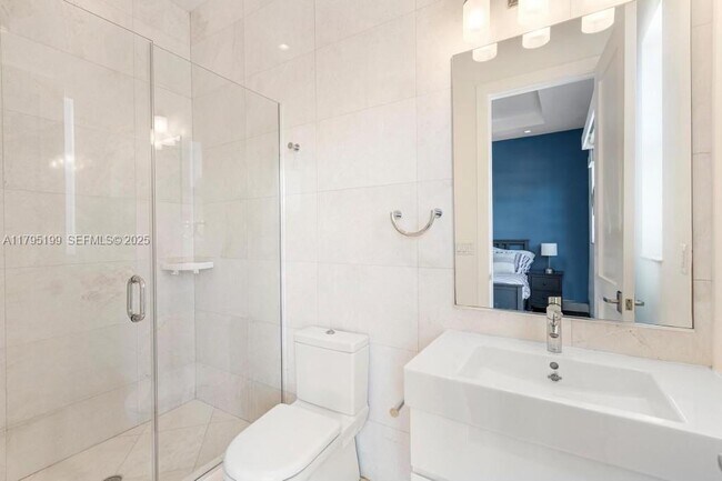 Building Photo - 689 Glenridge Rd