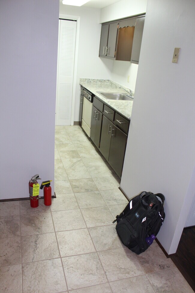 Building Photo - 200 Highland Ave