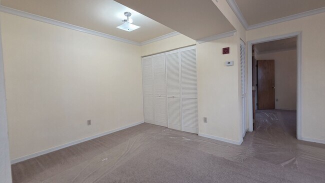 Building Photo - FOR RENT. 1 bedroom 1 bathroom condo first floor