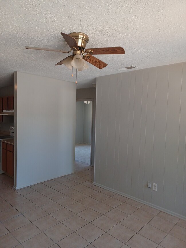 Building Photo - 107 and 109 CR331