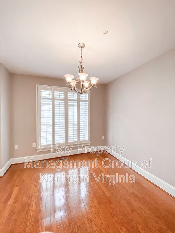 Building Photo - 4336 N Henderson Rd