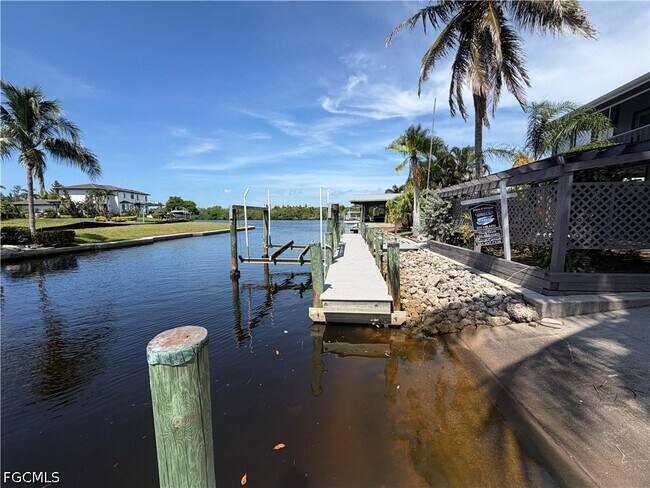Building Photo - 27189 Gasparilla Dr