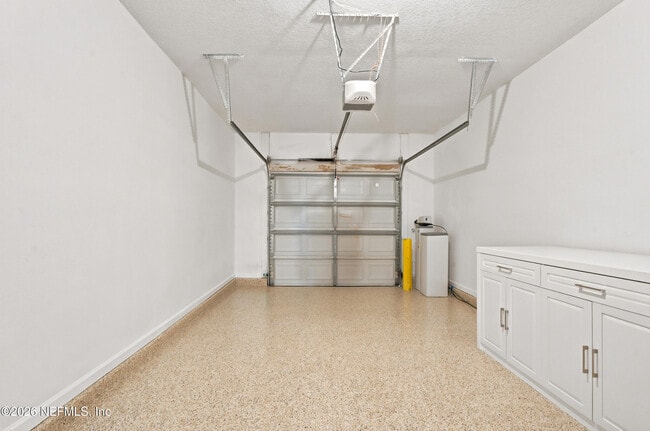 Building Photo - 577 Scrub Jay Dr