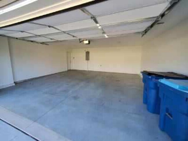 Building Photo - BRAND NEW CONSTRUCTION: 3 Bedroom 2 Full Bath Single Story in East Moline