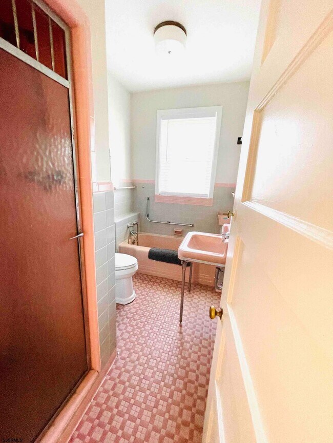 Building Photo - 1 S Bartram Ave