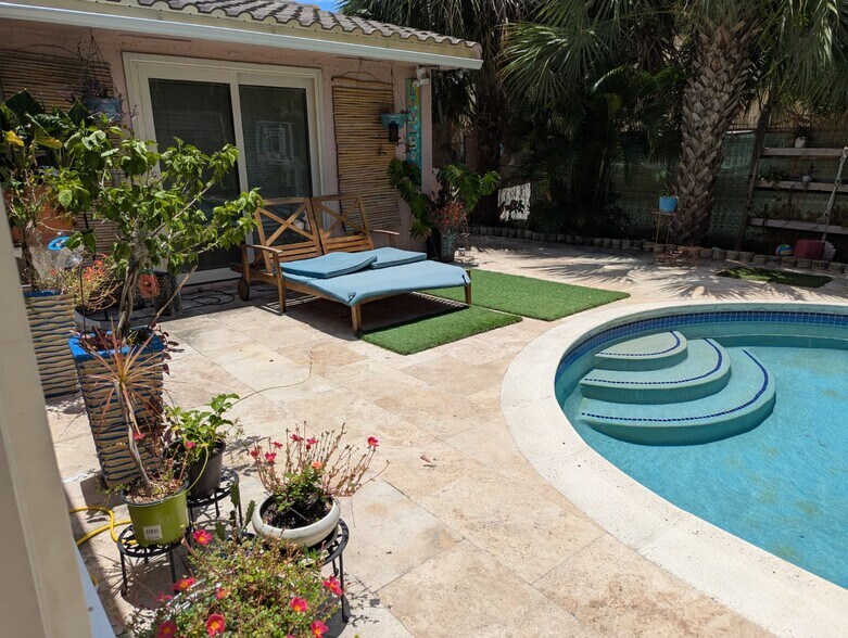 Pool access from Master - 2220 NE 37th St