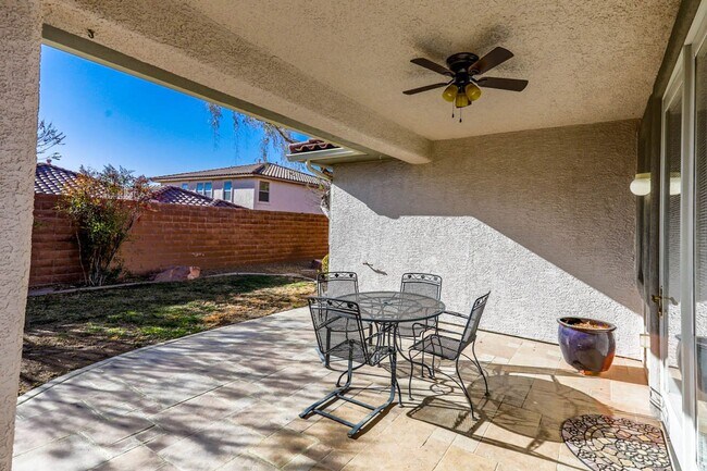 Building Photo - 3 Bedroom Summerlin South Beauty