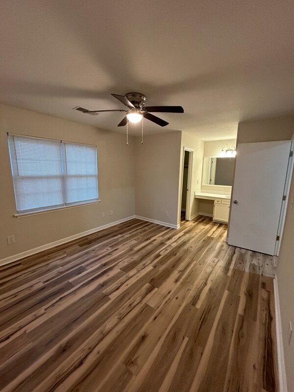 Building Photo - 1034 Hunters Trce