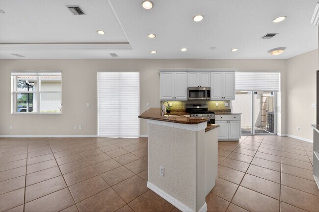 Building Photo - 118 Padova Way
