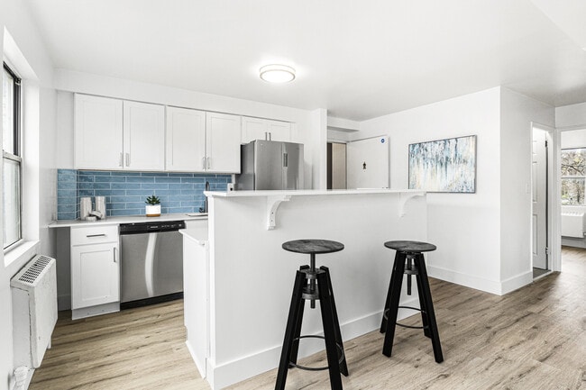 Building Photo - Mayflower Apartments