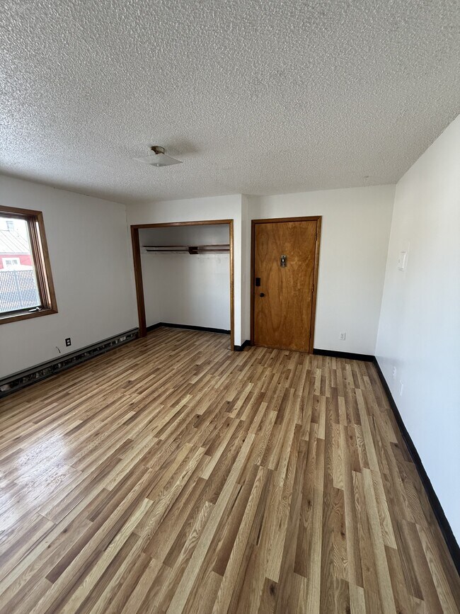 Building Photo - 401 Slater St