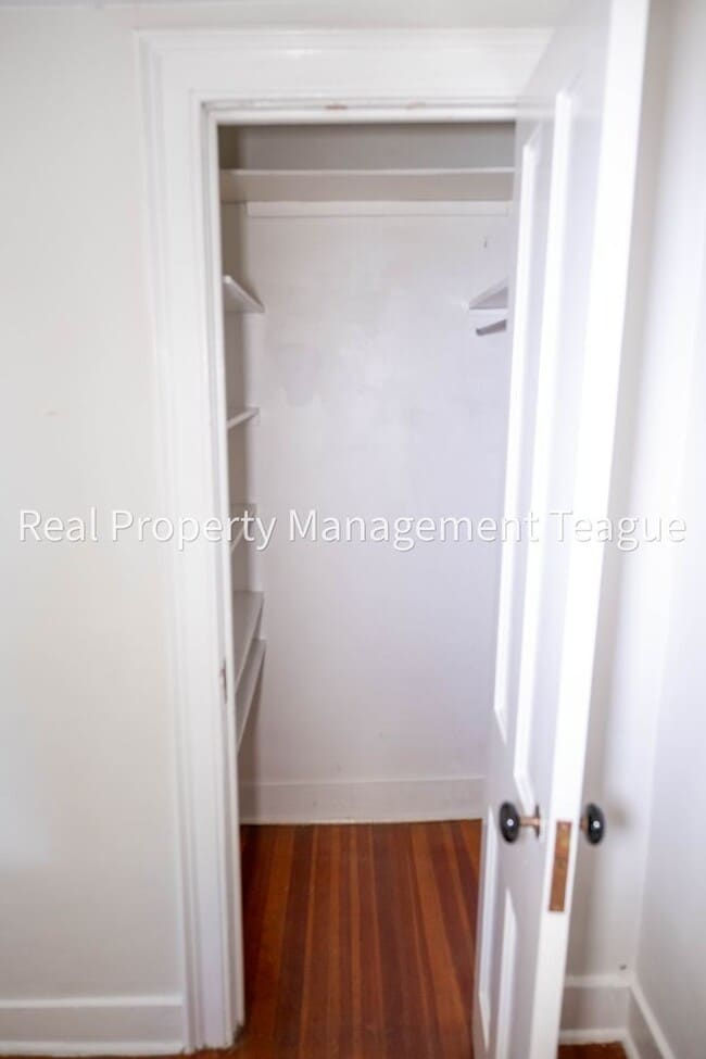 Building Photo - Beautiful Brownstone !