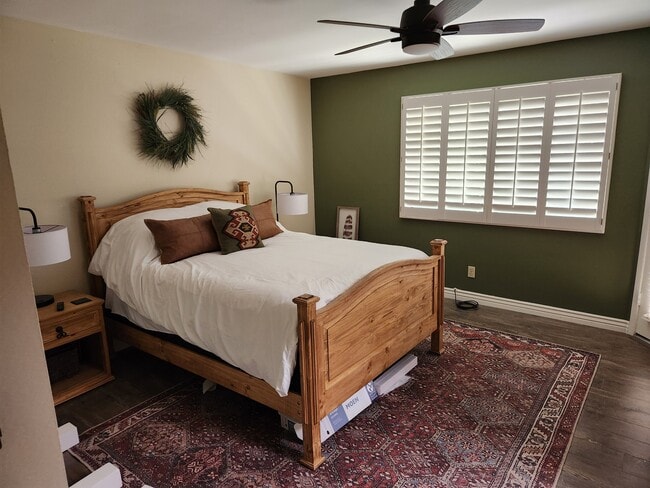 Building Photo - 21 W Roma Dr