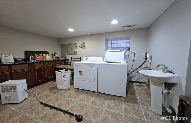 Building Photo - 2307 N Spaulding Ave