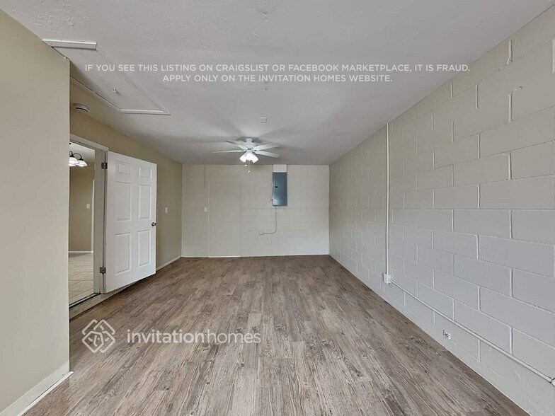 Building Photo - 5335 Laurelwood Pl