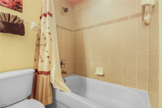 Building Photo - 3210 Cottonwood Bend