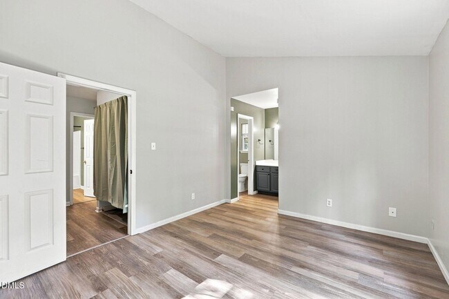 Building Photo - 108 Bristol Ct
