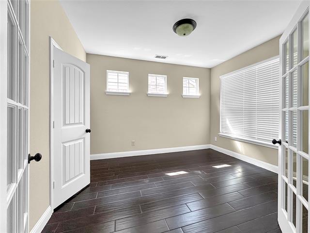 Building Photo - 1952 Sunny Side Dr