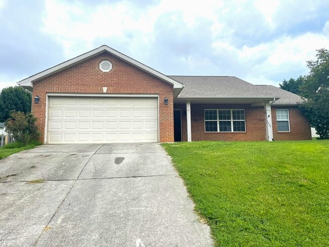 Primary Photo - 1039 Willow Creek Cir