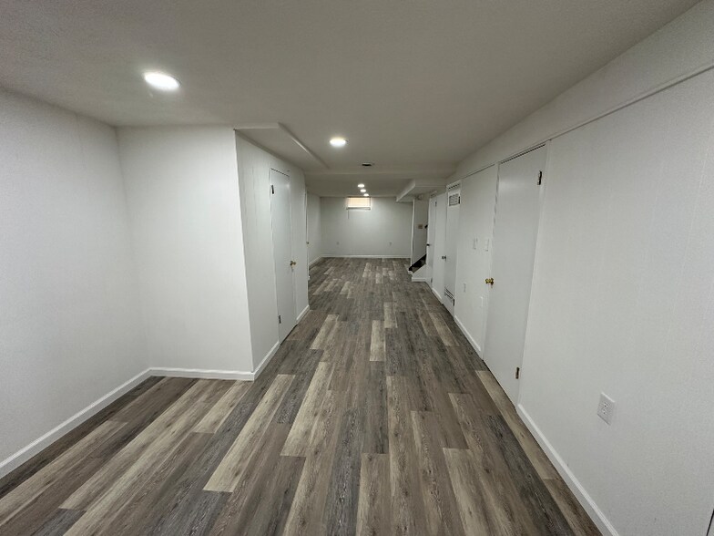 Building Photo - 9418 Meredith Ave