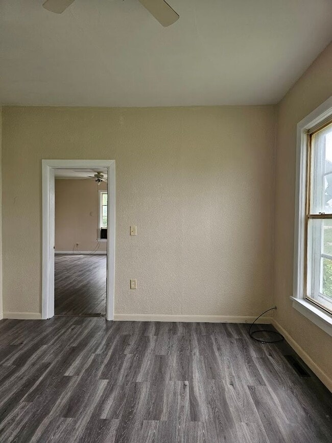 Building Photo - Three Bedroom One Bath House in the Country