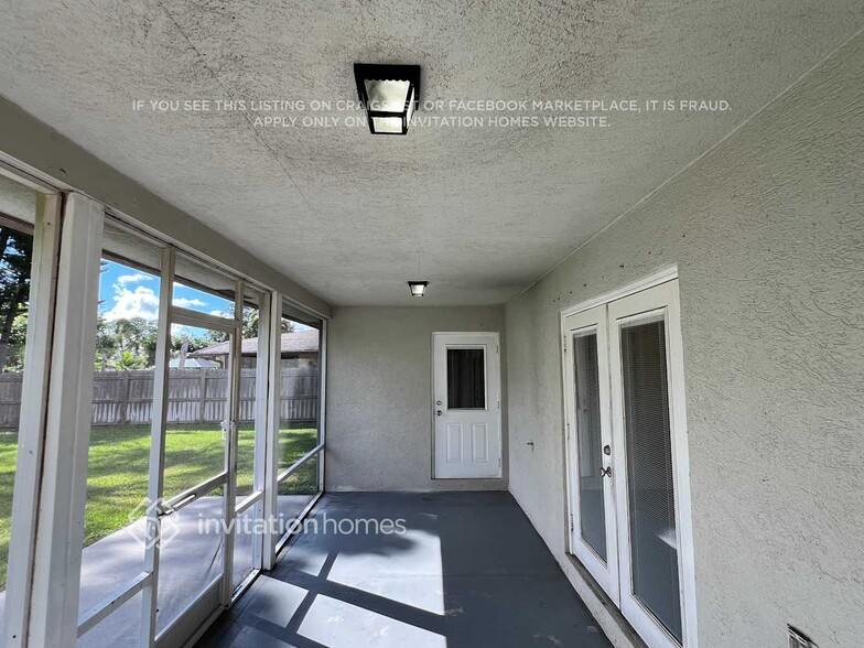 Building Photo - 1318 SW Bartell Ave