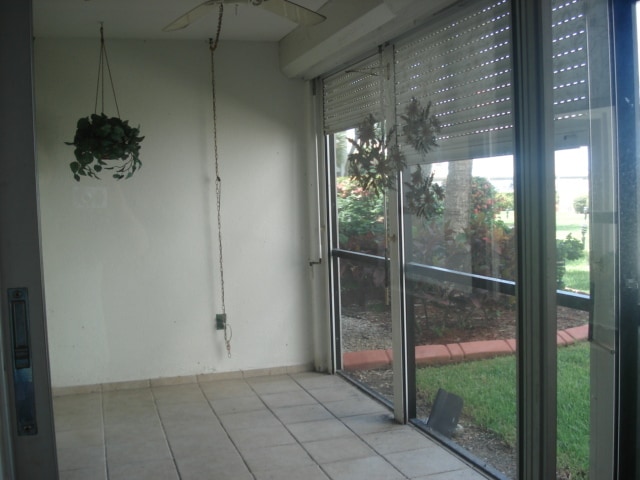 Building Photo - 5600 Beach Way Dr