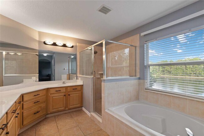 Building Photo - 9797 Portofino Dr