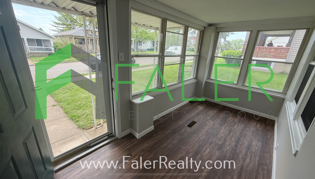 Building Photo - Charming 2-Bedroom Home