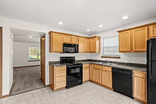 Building Photo - 701-703 Glenstone Dr.