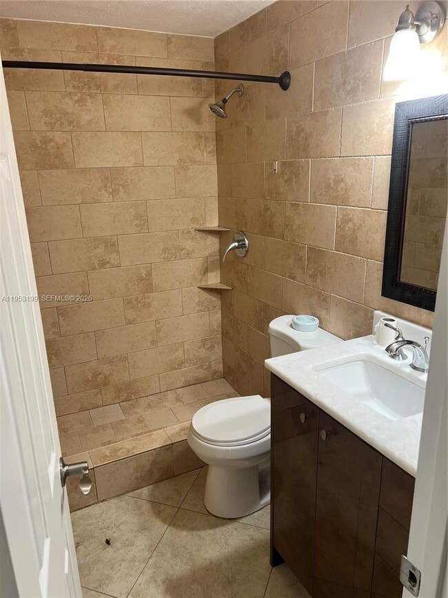 Building Photo - 3923 NE 166th St