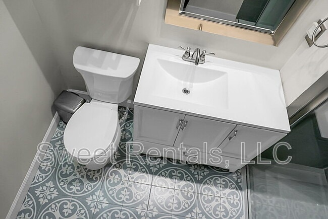 Building Photo - 733 Ralston Ct