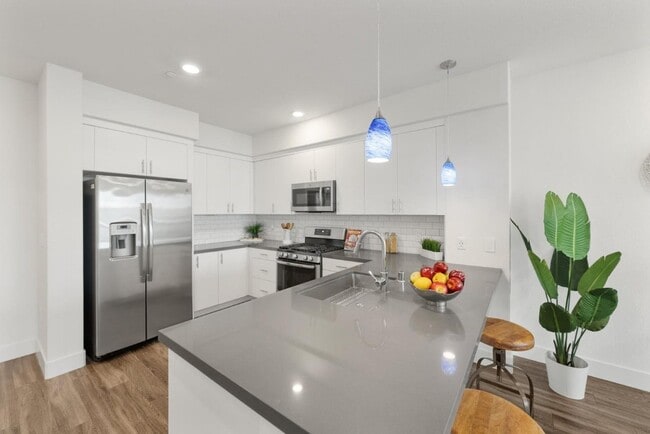 Building Photo - 5933 Sunstone Dr