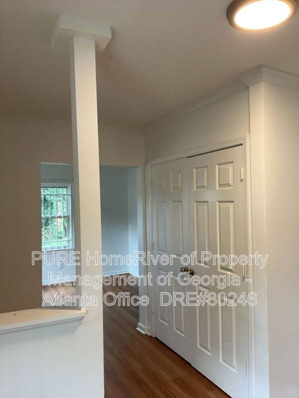 Building Photo - 1809 Ellington St