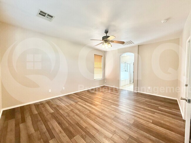 Building Photo - 2849 E Fandango Dr
