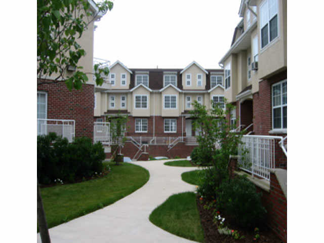 Primary Photo - Lagoon Estates Condominiums