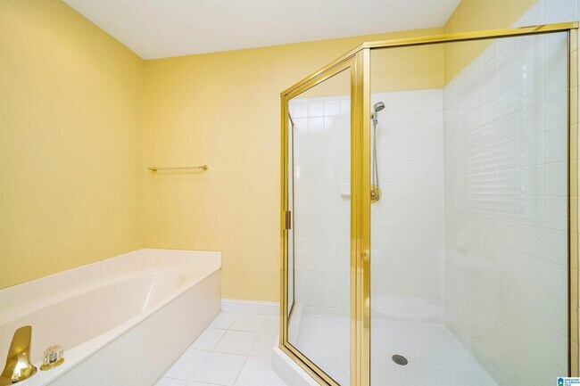 Building Photo - 5126 English Turn