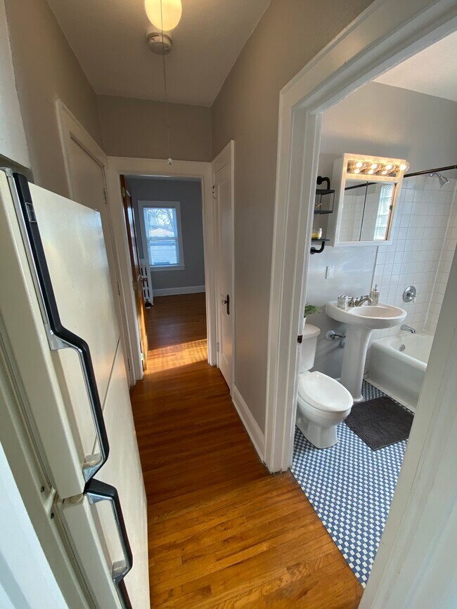 Building Photo - 4247 Cedar Ave S