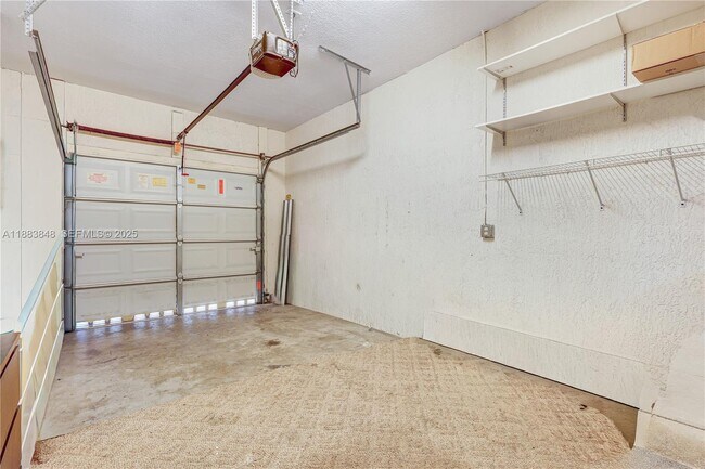 Building Photo - 7627 E Stonecreek Cir