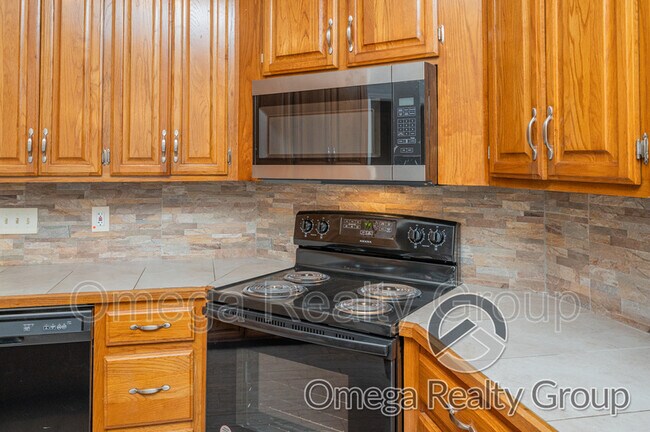 Building Photo - 6928 Cherry Creek Dr