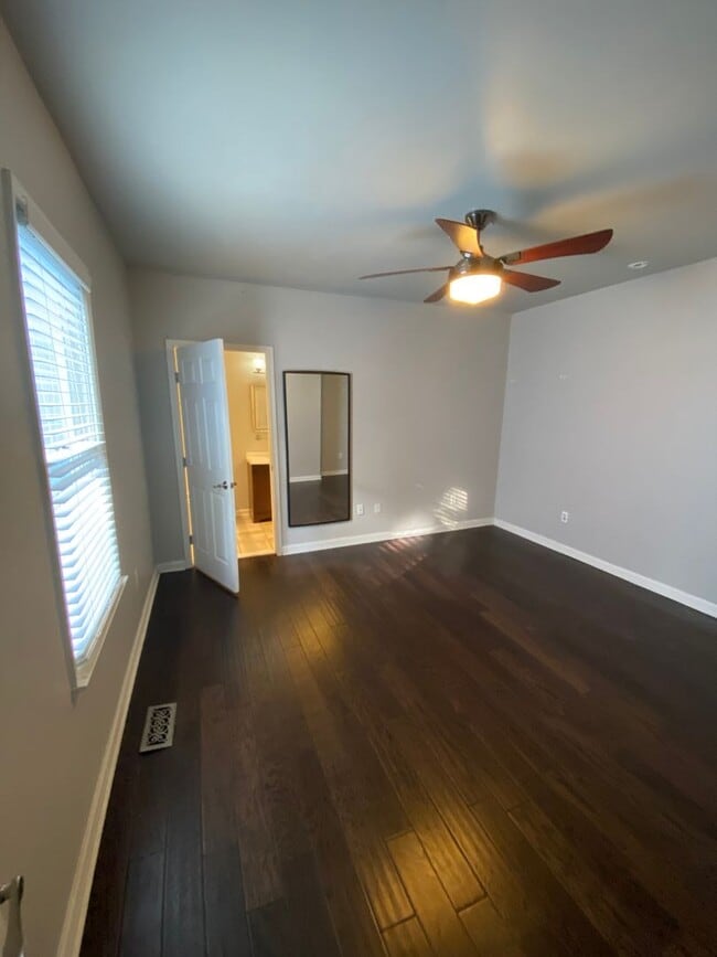 Building Photo - 3 bed 2 bath House in Germantown