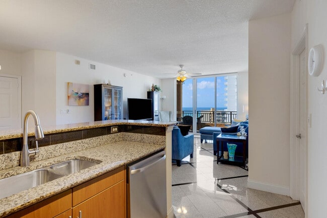 Building Photo - 2065 S Ocean Dr